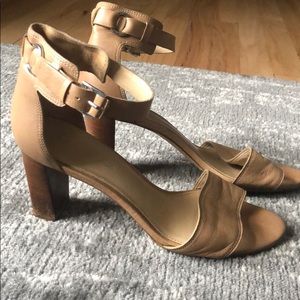 Via Spiga tan leather wooden block heels